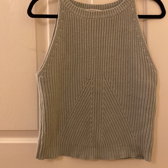 🎉 5/$30 - Light Green Sweater Tank Top - Picture 2 of 6
